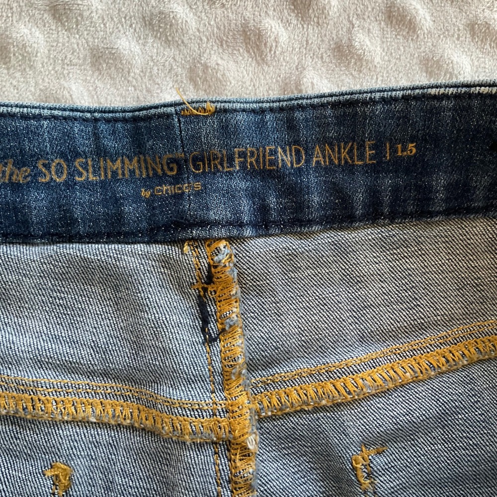 Chico's So Slimming Girlfriend Ankle Jeans Women 1.5 Blue Floral Embroidered - Picture 2 of 9